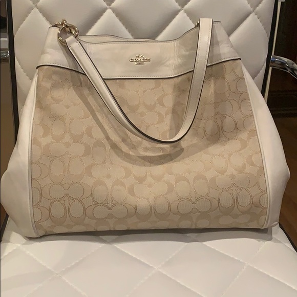 COACH Lexy Signature Shoulder Bag - Picture 1 of 11